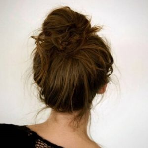 ทรงผม Messy Bun ซึ่งผู้ชายมองว่าดูยุ่งมาก